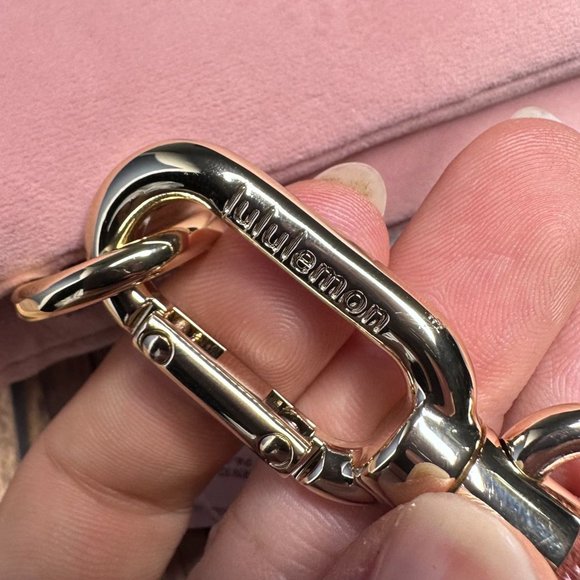 Lululemon Curved Wristlet Velour NWT *Limited Edition Gold* Pink Pastel (O/S) - Picture 6 of 13